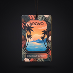 AROVO Coconut Cream Auto-Duftbaum frei hängend vor schwarzem Hintergrund